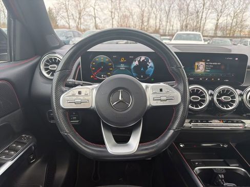 Used 2020 Mercedes-Benz GLB 250 4MATIC image 13