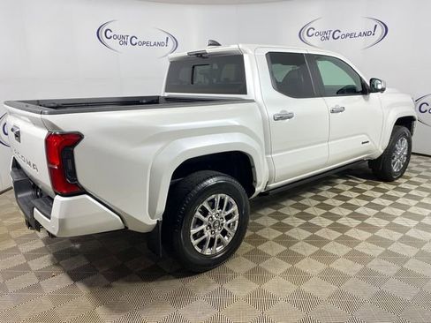 Used 2025 Toyota Tacoma Limited AWD/4WD image 7