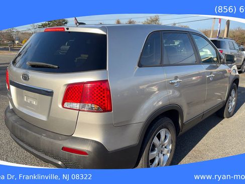 Used 2013 Kia Sorento LX image 6