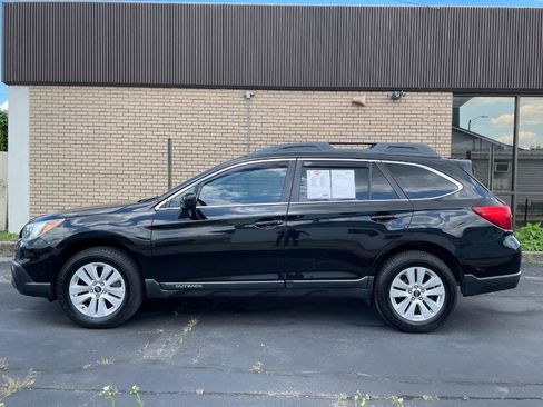 Used 2015 Subaru Outback 2.5i Premium AWD/4WD image 2