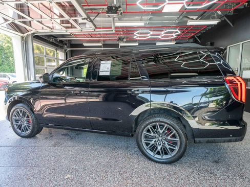 Used 2025 Ford Expedition Platinum w/ Stealth Performance Package AWD/4WD image 2
