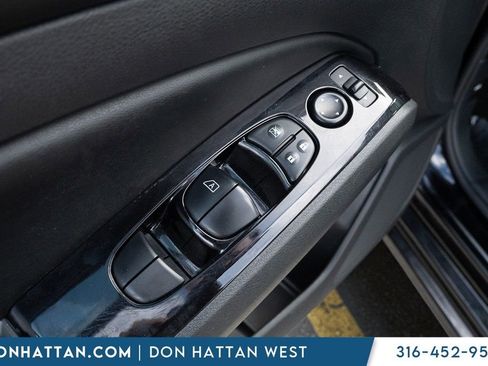 Used 2024 Nissan Altima 2.5 SR image 14