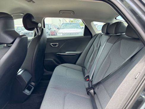 Used 2025 Kia K4 FWD image 21