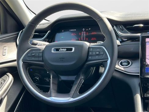 Used 2023 Jeep Grand Cherokee 4WD 4xe image 12