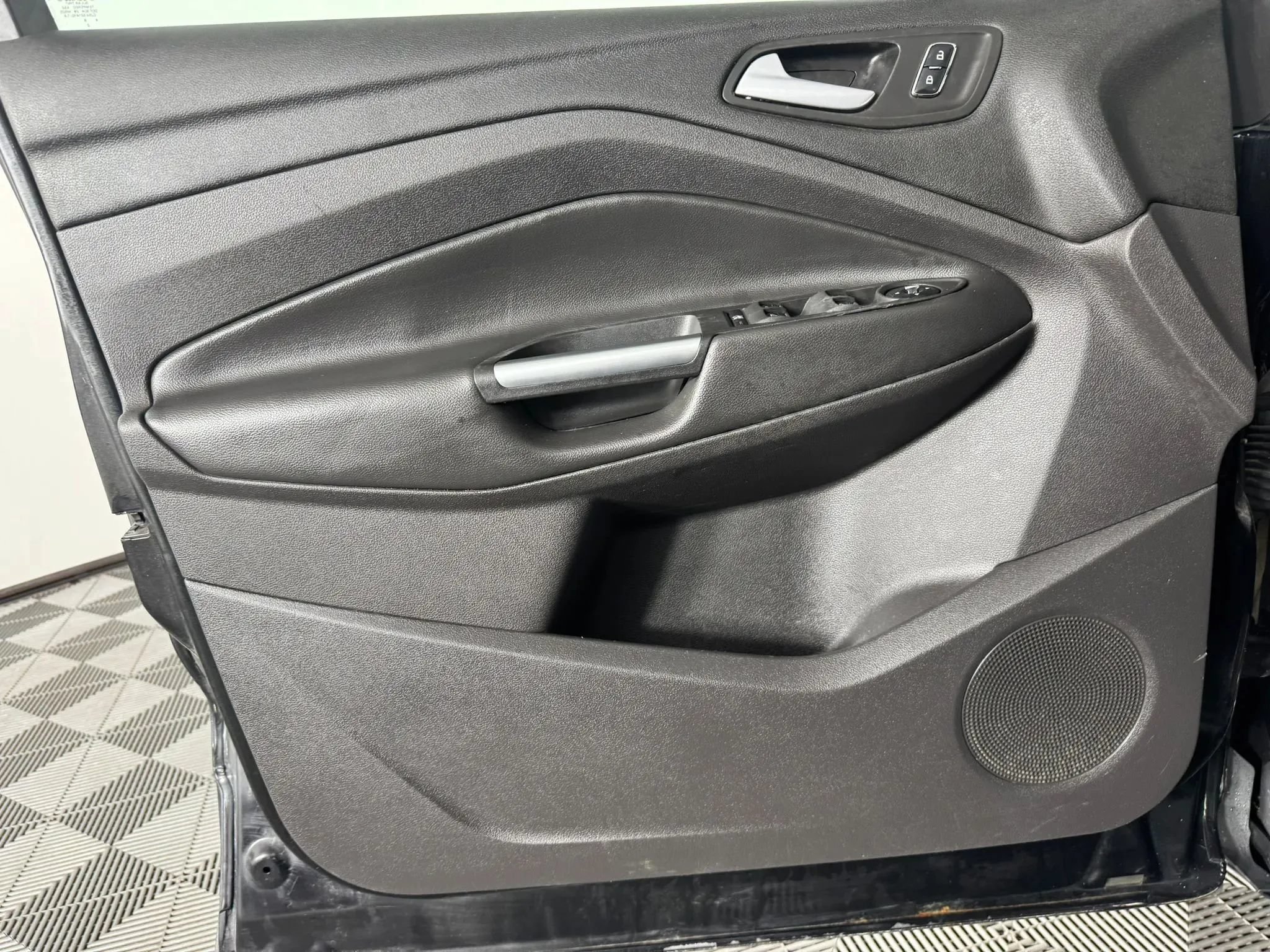 Used 2014 Ford Escape SE w/ Equipment Group 201A FWD image 36