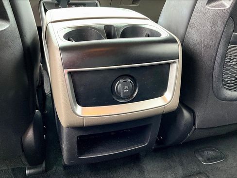 Used 2025 Kia Carnival FWD image 10