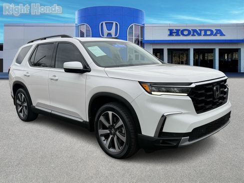 Certified 2024 Honda Pilot Touring image 10