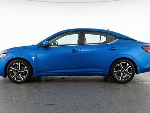 Used 2025 Nissan Sentra SV FWD image 5