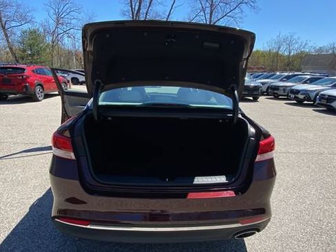 Used 2018 Kia Optima LX w/ 17" Alloy Wheels Package FWD image 31