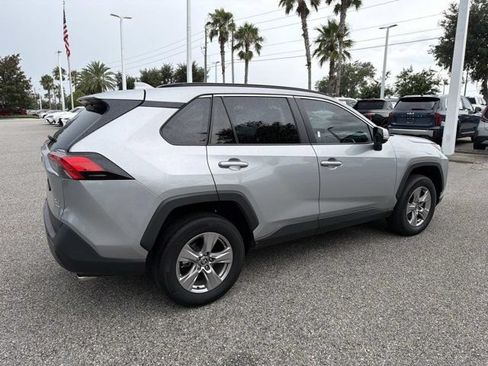 Used 2025 Toyota RAV4 XLE AWD/4WD image 2