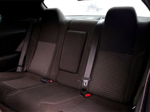 Used 2016 Dodge Challenger SXT image 22