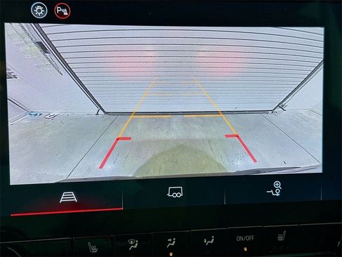 New 2025 GMC Canyon Elevation w/ Convenience Package image 13