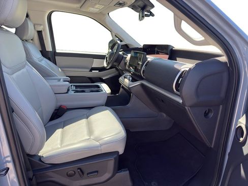 Certified 2025 Ford Expedition Active AWD/4WD image 6