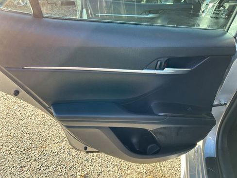 Used 2024 Toyota Camry SE image 17