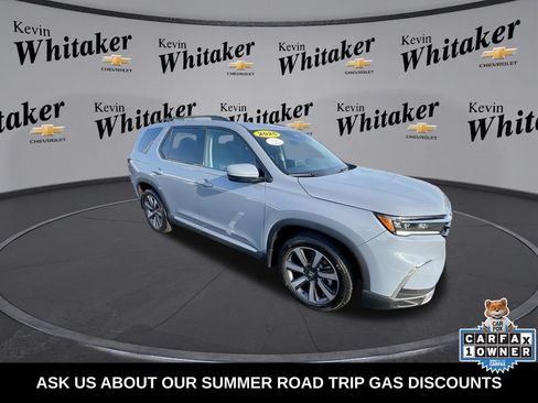 Used 2025 Honda Pilot Touring image 2