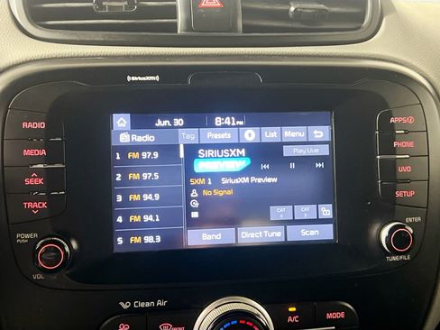 Used 2018 Kia Soul + FWD image 26