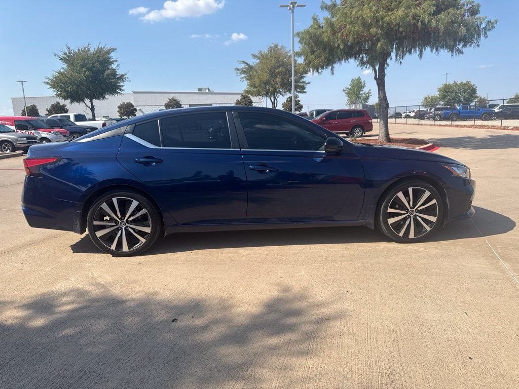 Used 2019 Nissan Altima 2.0 SR FWD image 6