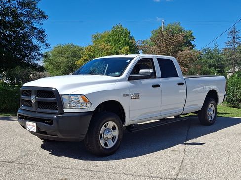 Used 2018 RAM 3500 Tradesman AWD/4WD image 3