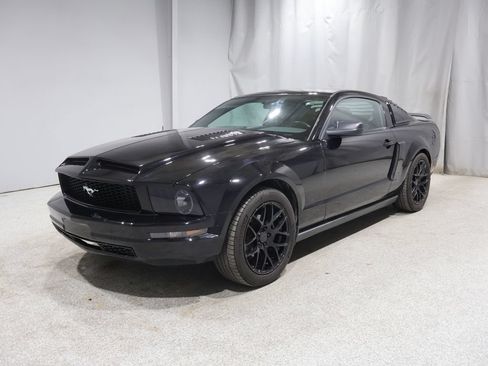 Used 2009 Ford Mustang Coupe RWD image 5