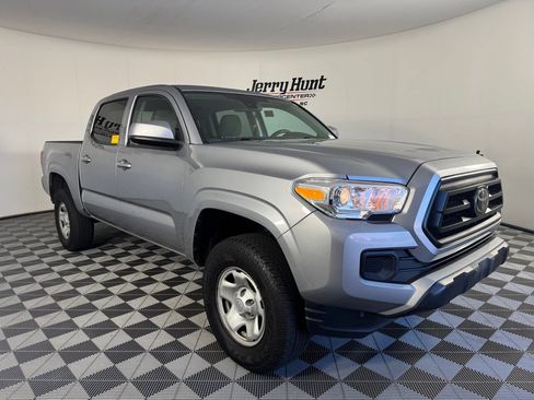 Used 2021 Toyota Tacoma SR AWD/4WD image 6