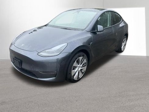 Used 2023 Tesla Model Y Long Range image 2