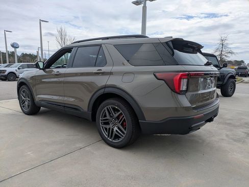 New 2026 Ford Explorer ST-Line w/ ST-Line Street Pack RWD image 6