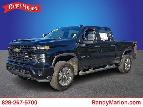 Used 2025 Chevrolet Silverado 2500 Custom AWD/4WD image 1