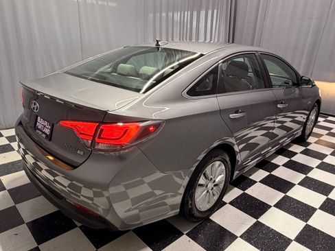 Used 2017 Hyundai Sonata SE FWD image 4