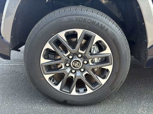 Used 2024 Toyota Tundra Limited image 9