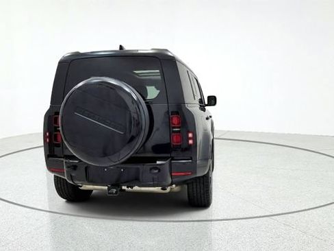 Used 2024 Land Rover Defender 110 X-Dynamic SE AWD/4WD image 7