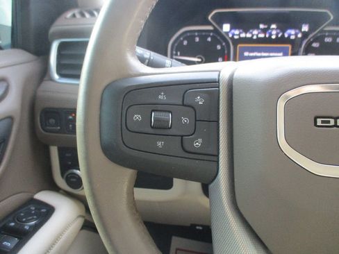 Used 2021 GMC Yukon XL Denali image 13