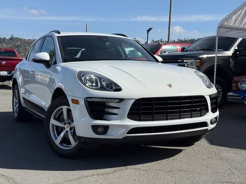 Used 2017 Porsche Macan w/ Premium Package AWD/4WD image 2