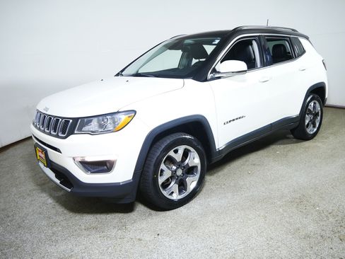 Used 2018 Jeep Compass Limited w/ Safe & Security Group AWD/4WD image 3
