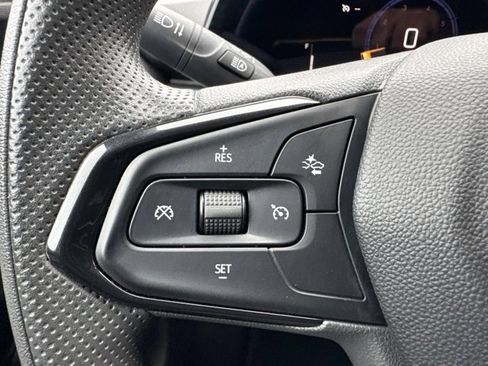 Used 2024 Chevrolet Trax LT image 25