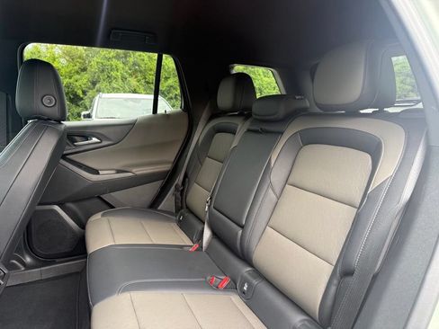 Used 2025 Chevrolet Equinox LT w/ Convenience Package II AWD/4WD image 10
