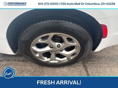 Used 2022 Chrysler Pacifica Limited image 11