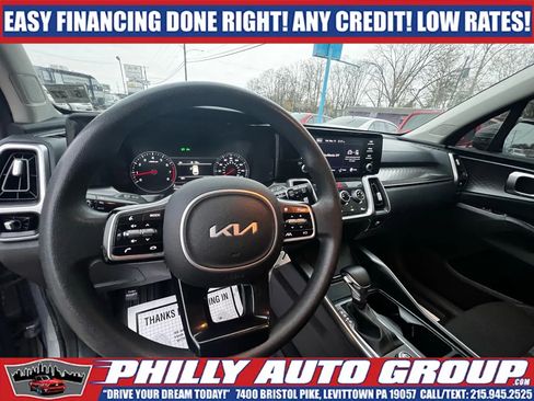 Used 2022 Kia Sorento LX FWD image 12