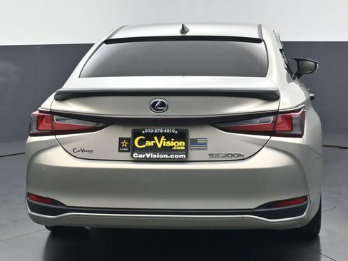Used 2019 Lexus ES 300h w/ Premium Package FWD image 4