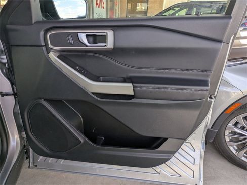 Used 2023 Ford Explorer XLT w/ Equipment Group 202A image 34