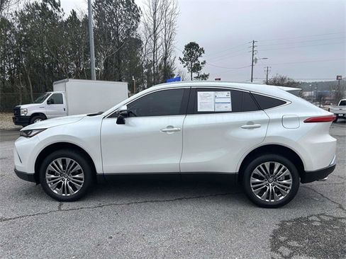 Used 2024 Toyota Venza Limited image 6