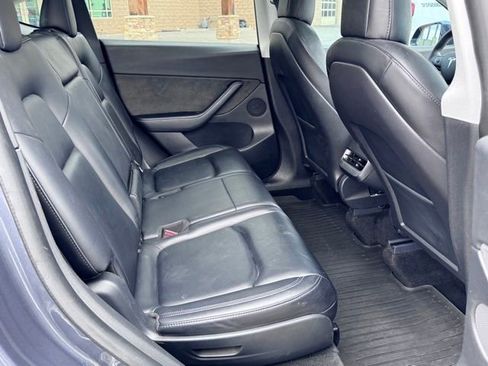 Used 2021 Tesla Model Y Long Range AWD/4WD image 17