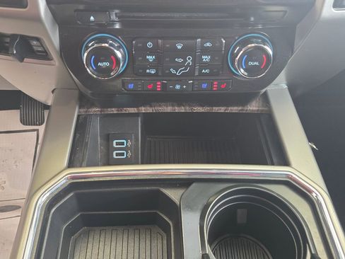 Used 2018 Ford F250 Lariat w/ Chrome Package image 19