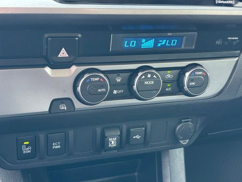 Used 2022 Toyota Tacoma SR5 w/ Technology Package RWD image 23