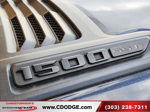 Used 2025 RAM 1500 Laramie w/ Night Edition AWD/4WD image 23