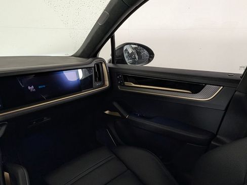 Certified 2024 Porsche Cayenne Turbo GT AWD/4WD image 22