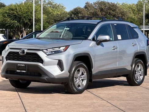 New 2025 Toyota RAV4 XLE image 7