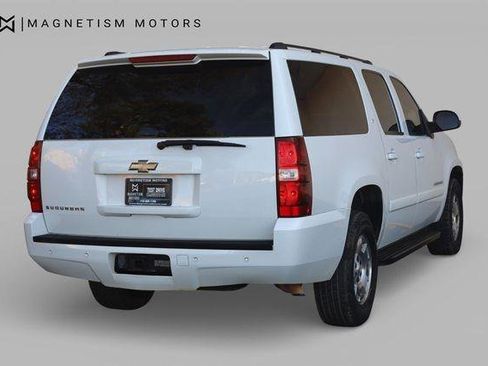 Used 2008 Chevrolet Suburban LT w/ LT Preferred Equipment Group RWD image 7