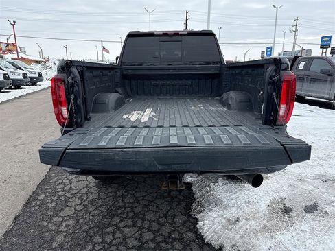 Used 2022 GMC Sierra 3500 Denali w/ Denali Ultimate Package image 24