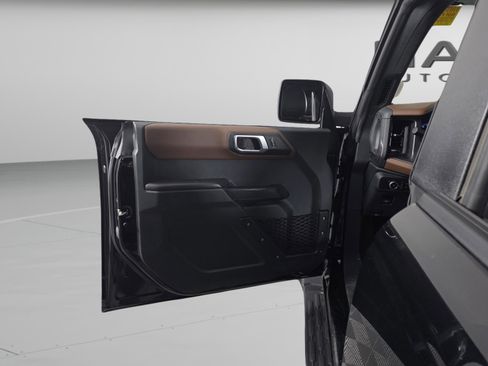 Used 2024 Ford Bronco Outer Banks image 25