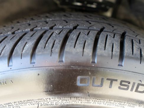 Used 2024 Cadillac XT6 Sport w/ Technology Package image 33